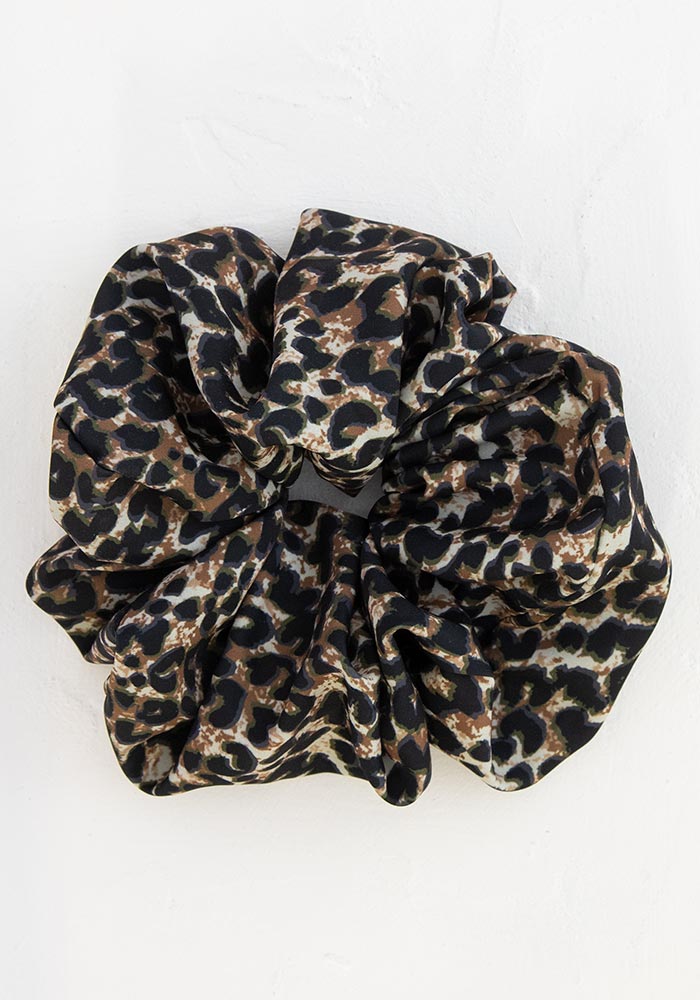 SUPER SCRUNCHIE ANIMAL PRINT