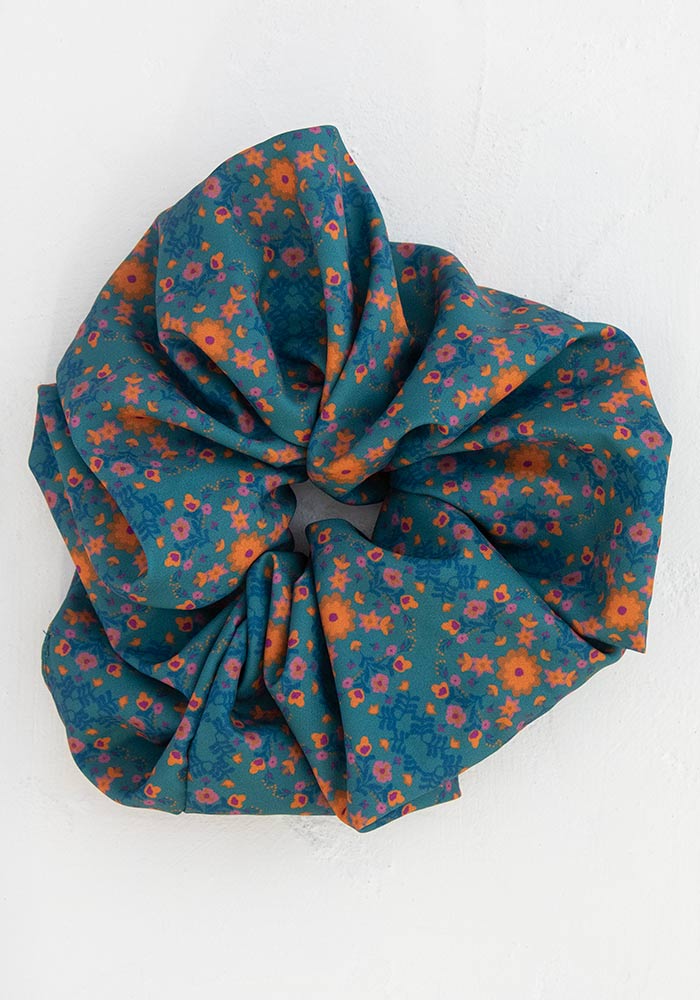 SUPER SCRUNCHIE BLUE FLORAL