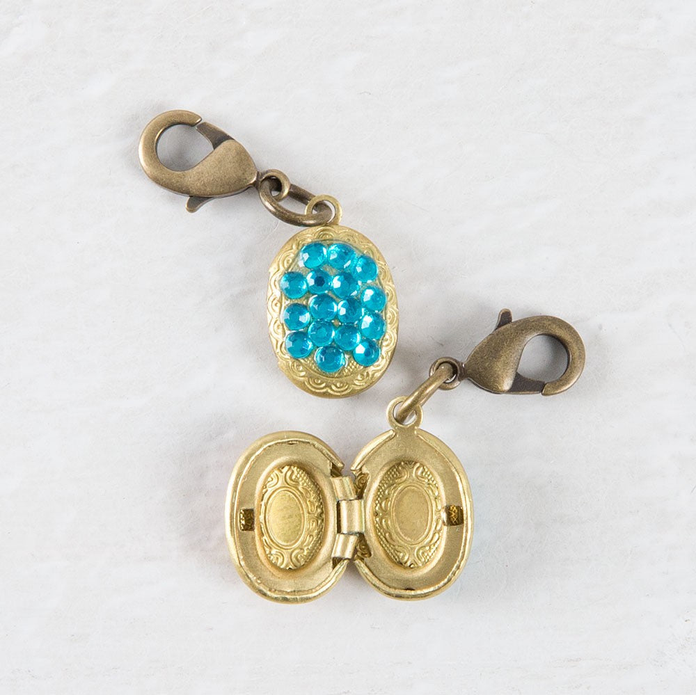 CHARM ADD ON JUNK MARKET LOCKET BLU