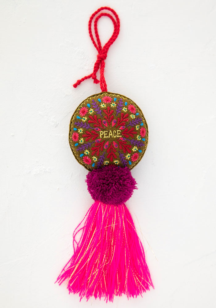 TASSEL TIE ON PEACE