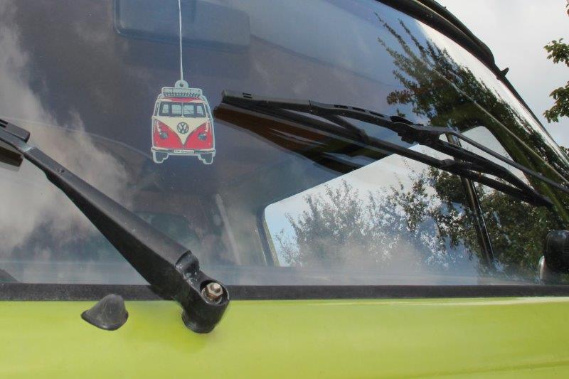 VW T1 BUS AIR FRESHENER - VANILLA/RED