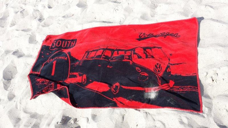 VW T1 BUS BEACH TOWEL  - HIGHWAY 1/RED