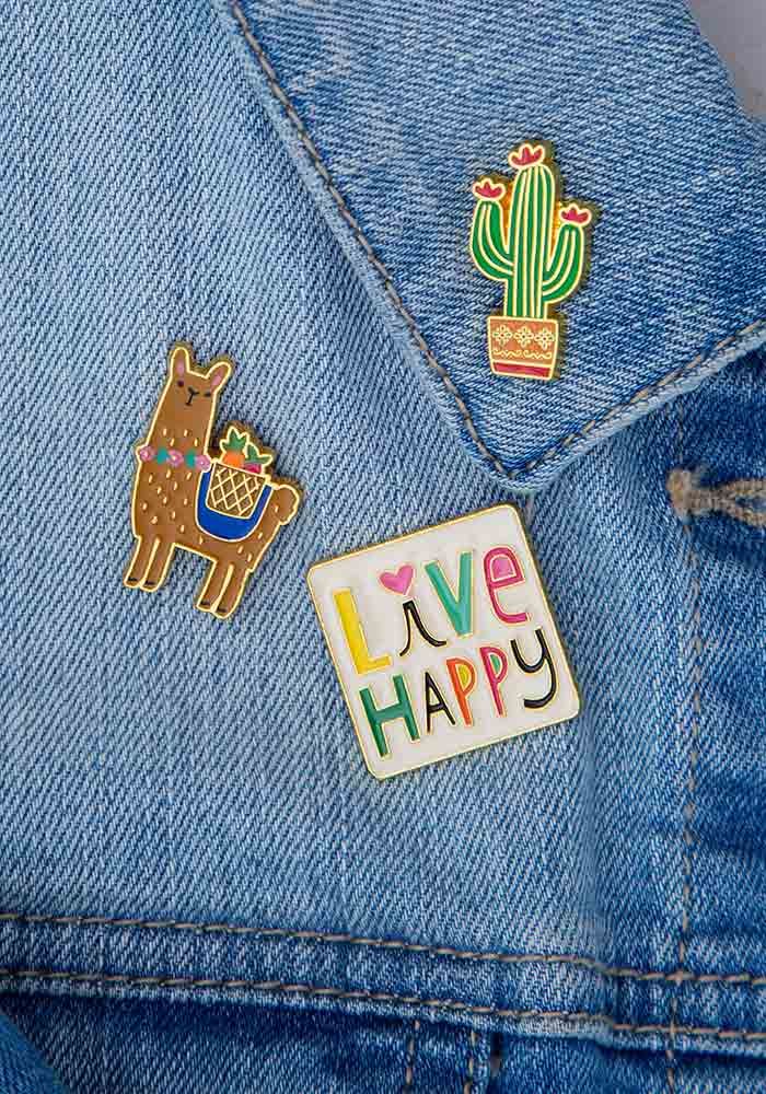 ENAMEL PIN ON CARD WORLD CACTUS
