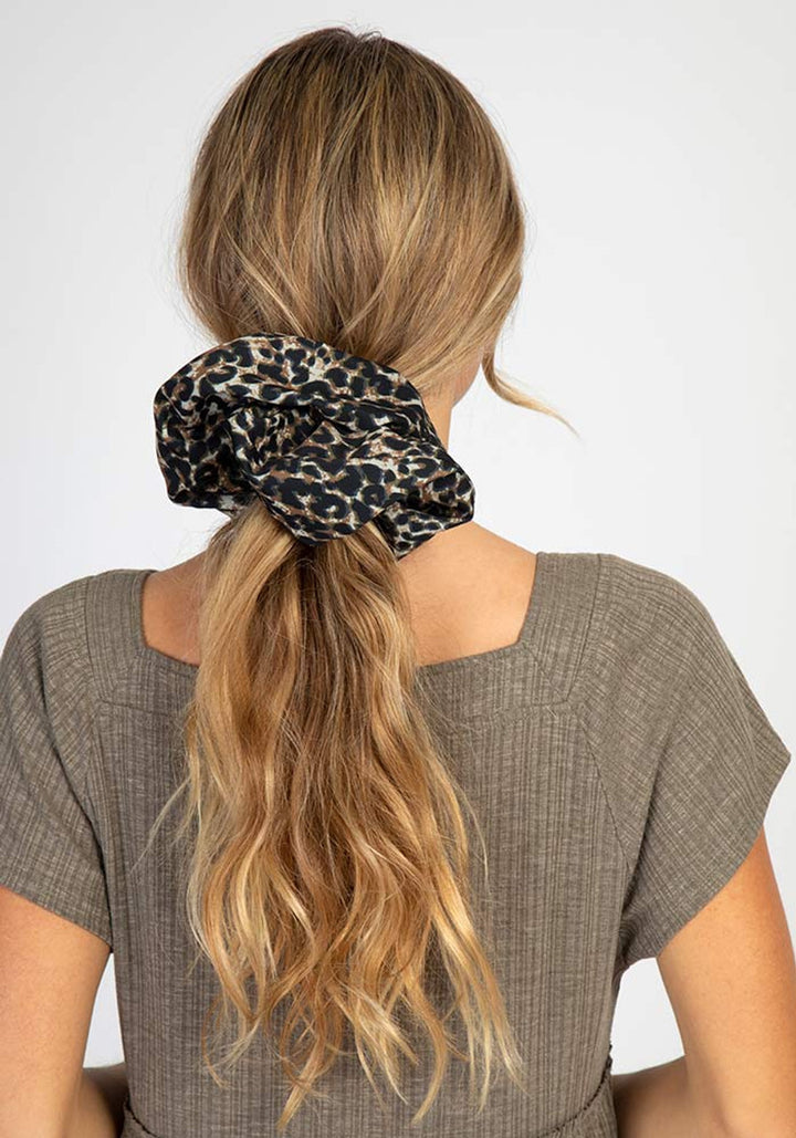 SUPER SCRUNCHIE ANIMAL PRINT