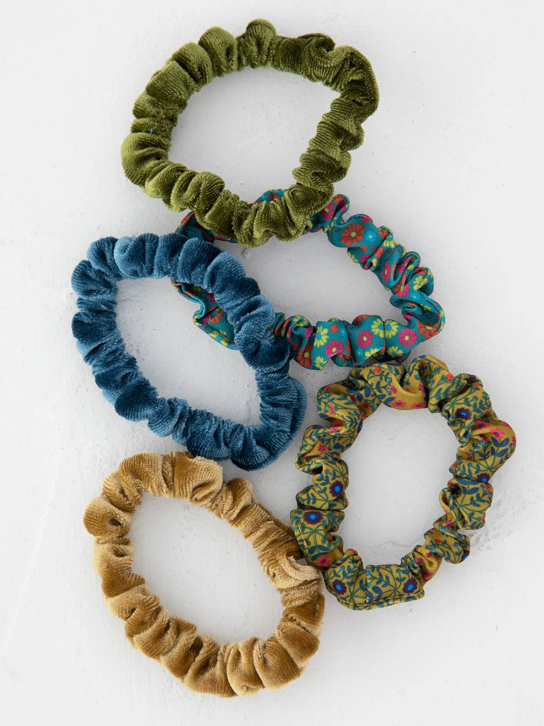 SCRUNCHIES MIXED SET OF 5 GREEN GOLD
