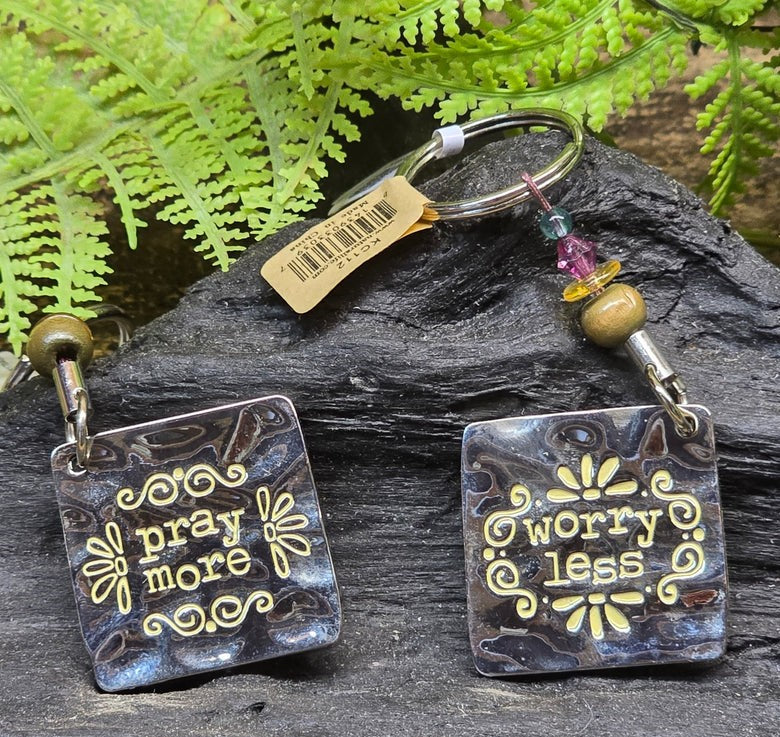 KEYCHAIN TOKEN PRAY MORE