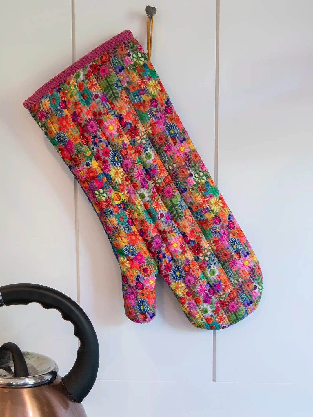 Quilted Oven Mitt - Bake Happy