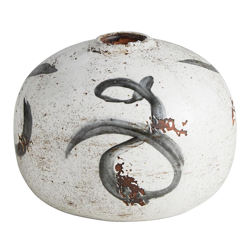 BW Terracotta Vase
