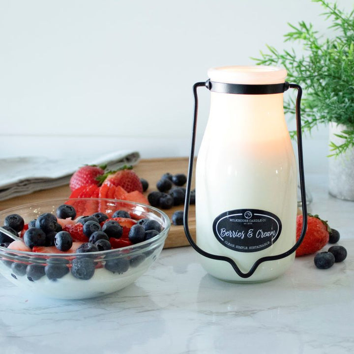 Milkbottle Candle Lge -  Berries & Cream