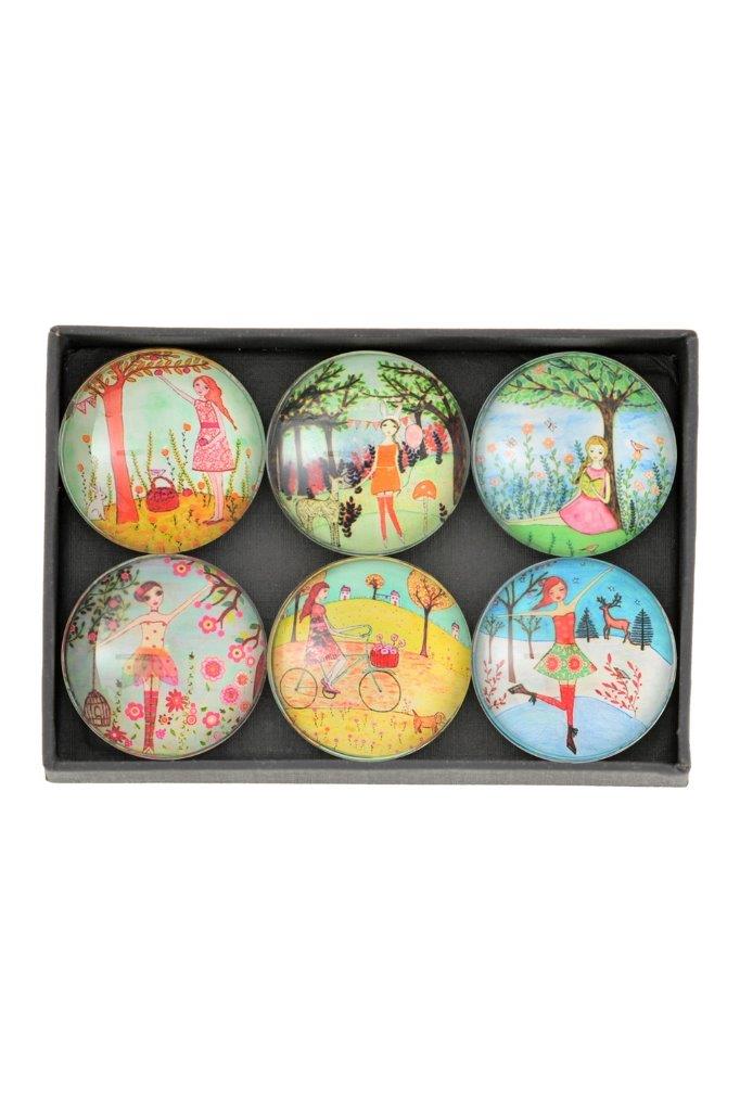 GLASS MAGNET SET GIRLS PLAYING
