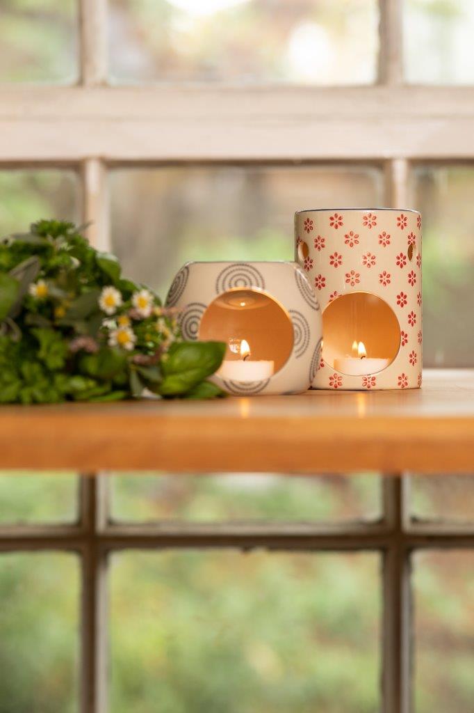 SCENTED OIL LAMP RED DAISY