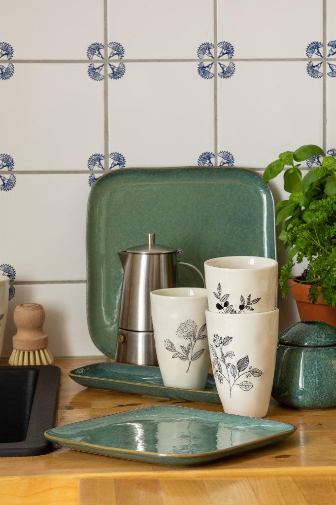 MUG BLK & WHT LEAFY BRANCH 300ML